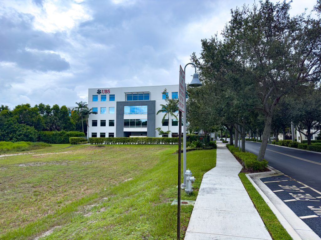 The location of an apartment building approved for 1800 N Military Trail, Boca Raton, FL. (Photo: Boca Daily News)