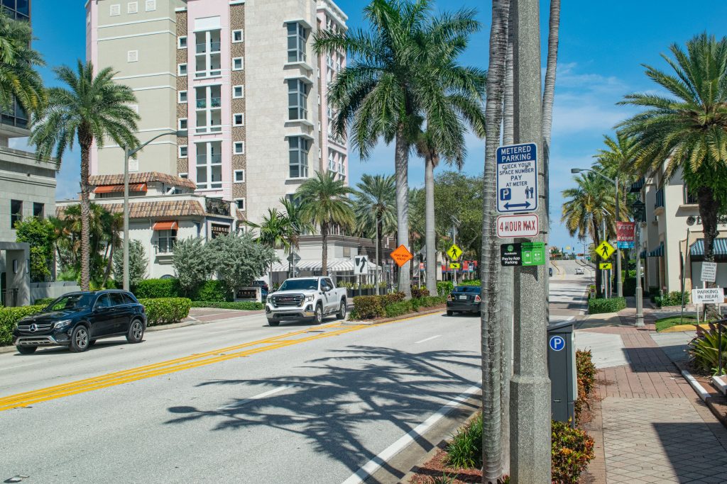 Parking along the streets of downtown Boca Raton, Sept. 2024. (Photo: Boca Daily News)