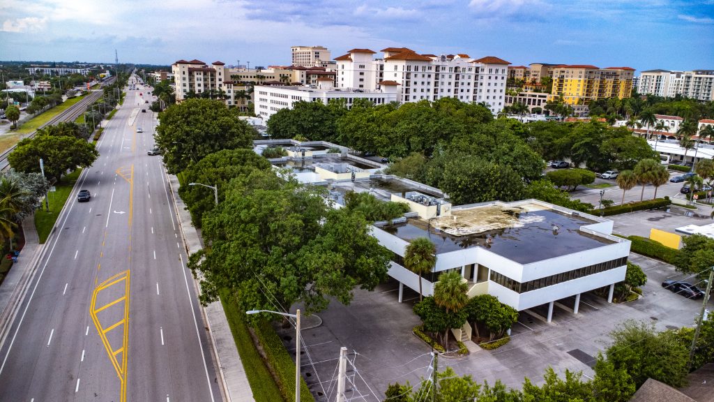 A mixed use building currently standing at 400 S. Dixie Highway, Boca Raton, FL, Oct. 2024. (Photo: Boca Daily News)