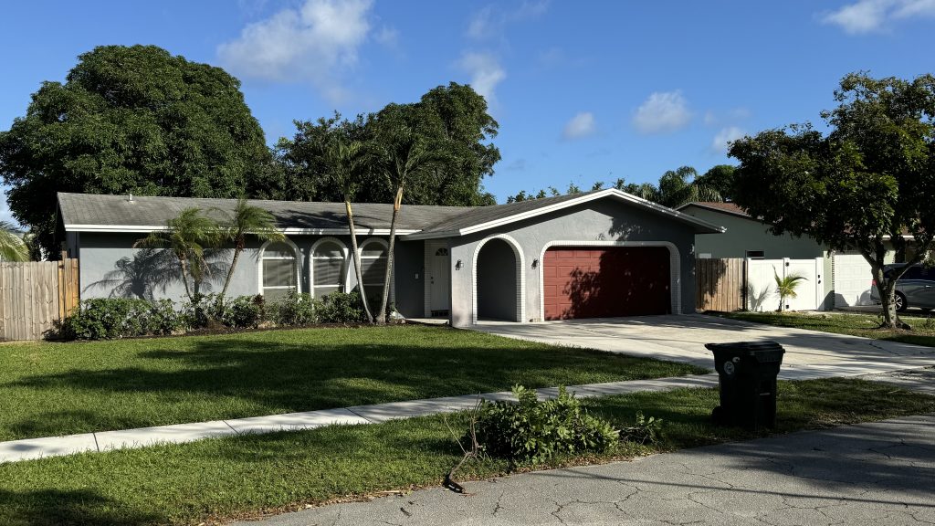 A home on SW 18th Avenue in Boca Raton that received a $13K fine for being kept in a poor condition. (Photo: Boca Daily News)