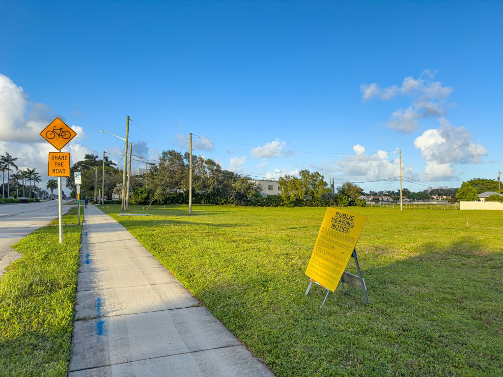 The site of a future car wash and restaurant at 7900 North Federal Highway, Boca Raton, FL. (Photo: Boca Daily News)