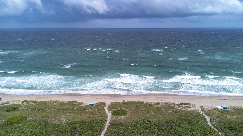 Wind and rough surf whipped up by Hurricane Milton move into Palm Beach and Broward counties in South Florida, Oct. 9, 2024. (Photo: Boca Daily News)