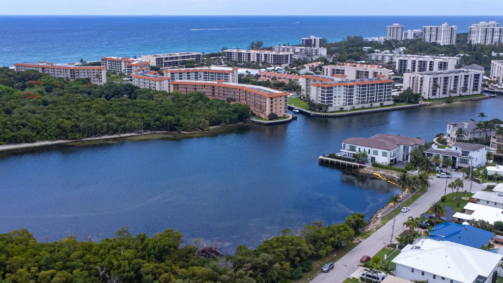 A submerged area off the Intracoastal Waterway off NE 8th Avenue in Boca Raton, FL, June 2025. (Photo: Boca Daily News)