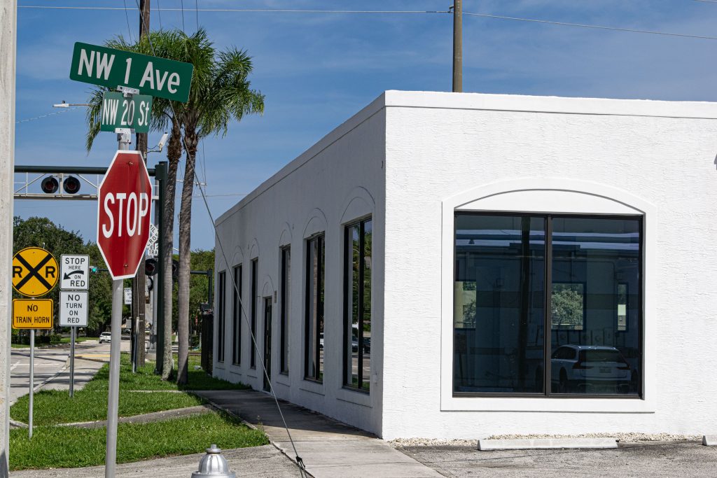 The building that will be the site of a new AutoZone store, 104 NW 20th Street, Boca Raton, FL, Aug. 2025. (Photo: Boca Daily News)