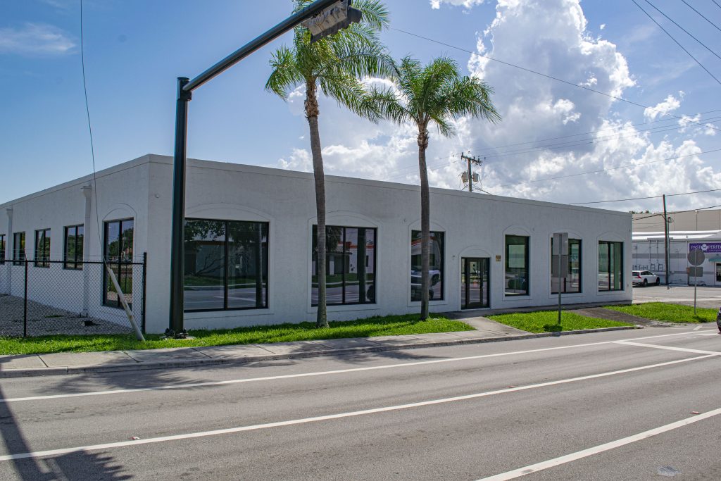 The building that will be the site of a new AutoZone store, 104 NW 20th Street, Boca Raton, FL, Aug. 2025. (Photo: Boca Daily News)