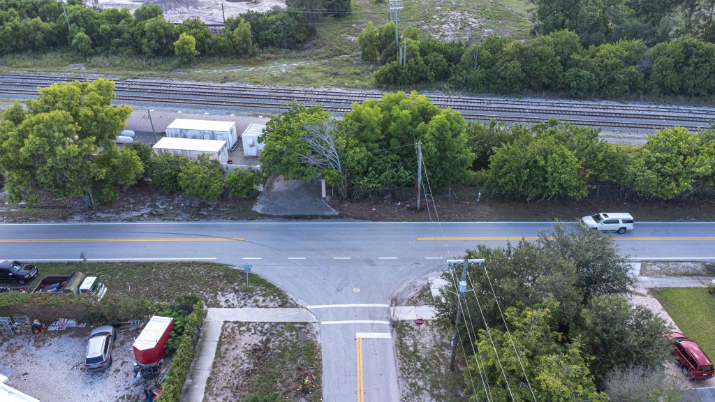 The site of a future railroad crossing at Jeffrey Street, which will link U.S. 441 (SR-7) to Federal Highway (U.S. 1) through a new roadway. (Photo: Boca Daily News)