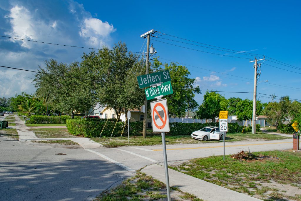 The site of a future railroad crossing at Jeffrey Street, which will link U.S. 441 (SR-7) to Federal Highway (U.S. 1) through a new roadway. (Photo: Boca Daily News)