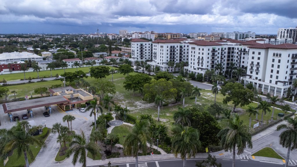 The site at 171 West Camino Real, Boca Raton, FL, Oct. 2025. (Photo: Boca Daily News)