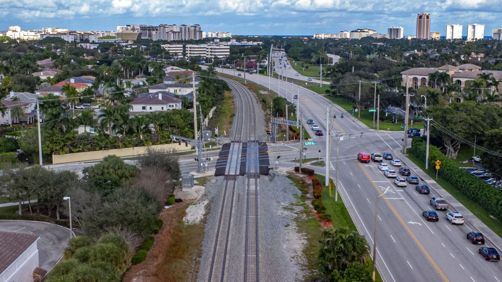 The railroad crossing at SW 18th Street in Boca Raton, FL. (Photo: Boca Daily News)