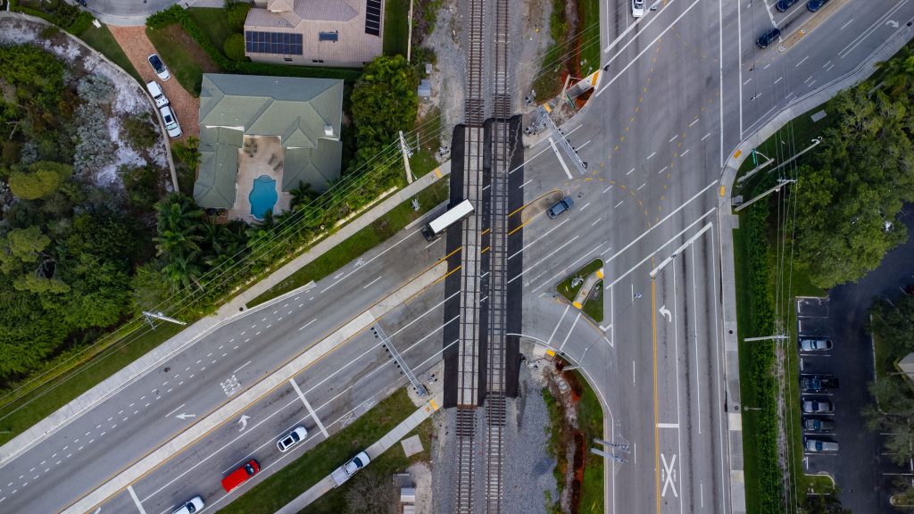 The railroad crossing at SW 18th Street in Boca Raton, FL. (Photo: Boca Daily News)