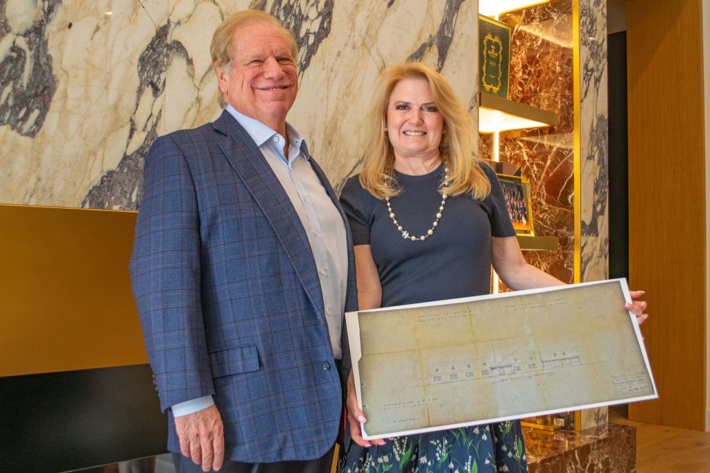 Elliott and Robin Broidy. (Photo: Boca Daily News)