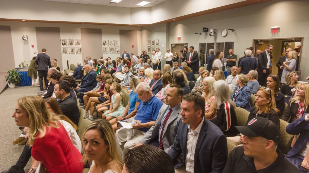 A crows gathers for the swearing-in ceremony at the Boca Raton reorganizational meeting, March 31, 2026. (Photo: Boca Daily News)