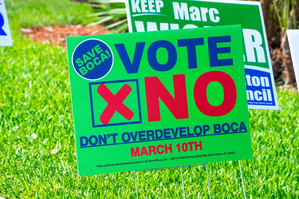 A photo of a sign objecting to the proposed downtown Boca Raton redevelopment plan. (Photo: Boca Daily News)