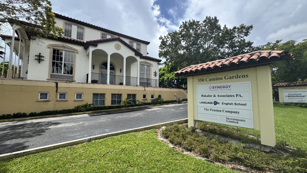 The property at 350 Camino Gardens Boulevard, Boca Raton, where a body was found April 8, 2026. (Photo: Boca Daily News) 