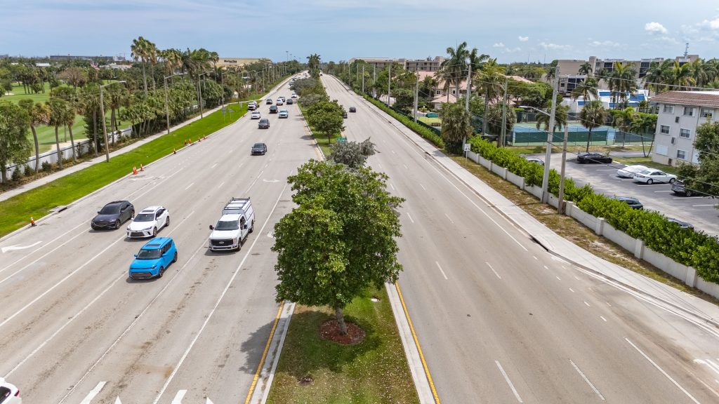Landscaping along Federal Highway (US-1) in the southernmost portion of Boca Raton, May 2026. (Photo: Boca Daily News)