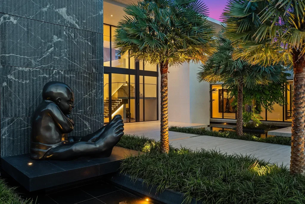 The Boca Raton home owned by former L.A. Dodgers owner Frank McCourt, listed for sale at $125 million. (Real Estate Listing Photos)