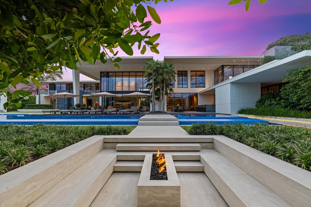 The Boca Raton home owned by former L.A. Dodgers owner Frank McCourt, listed for sale at $125 million. (Real Estate Listing Photos)