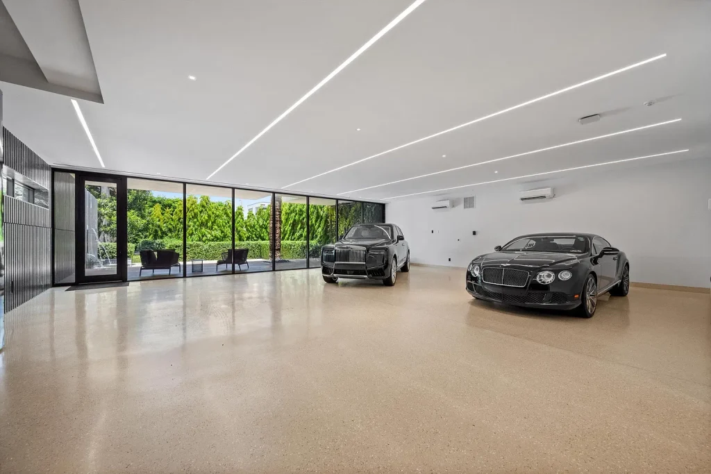 The Boca Raton home owned by former L.A. Dodgers owner Frank McCourt, listed for sale at $125 million. (Real Estate Listing Photos)